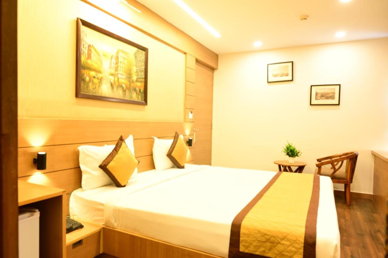 Hotel Silkhouse Premier Danapur Bagian luar foto