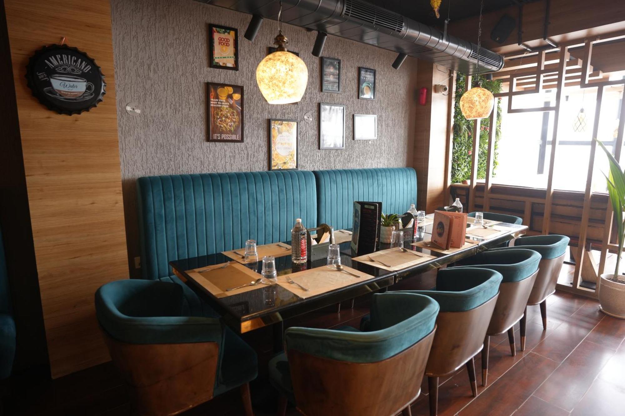Hotel Silkhouse Premier Danapur Bagian luar foto