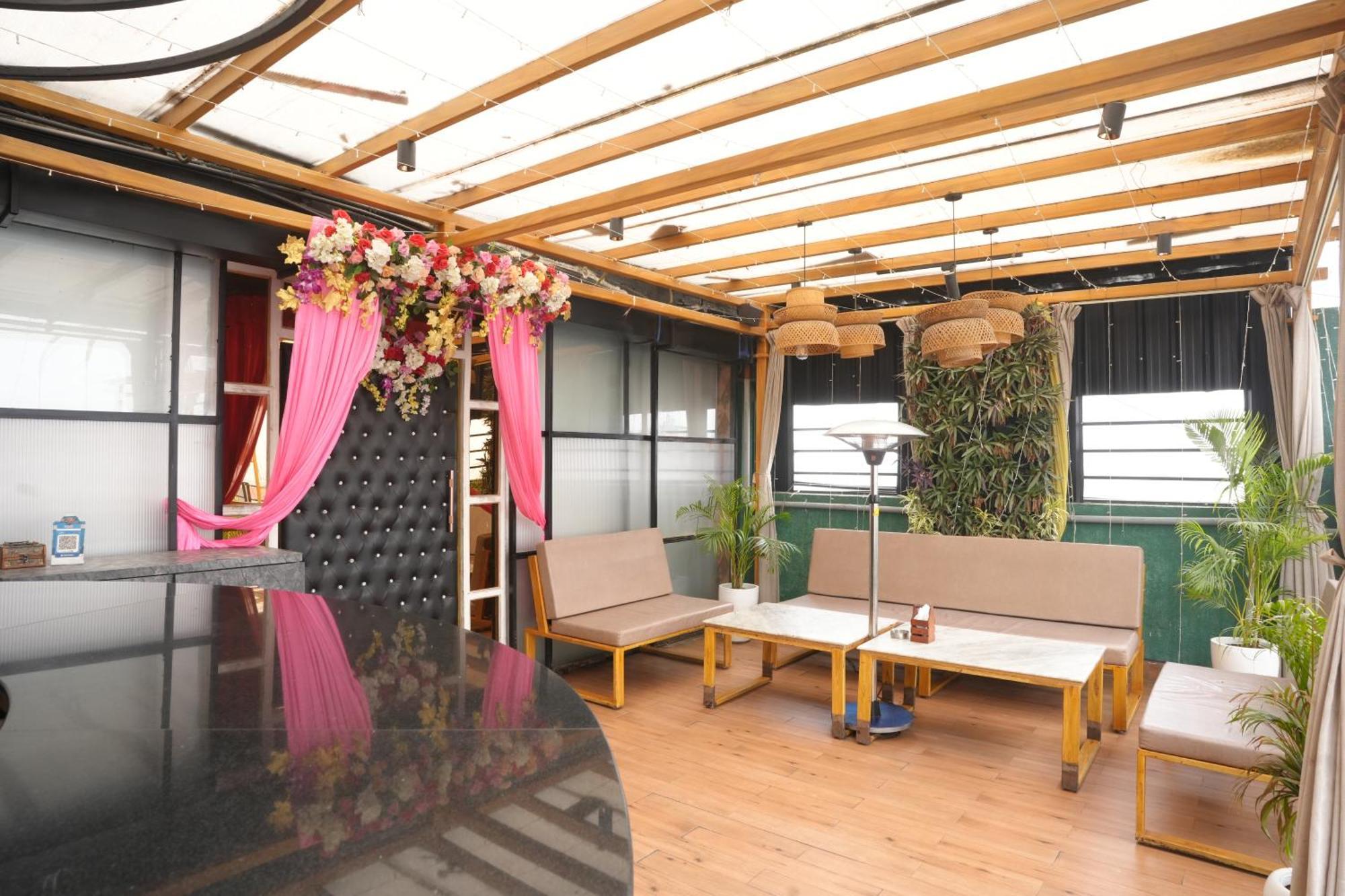 Hotel Silkhouse Premier Danapur Bagian luar foto